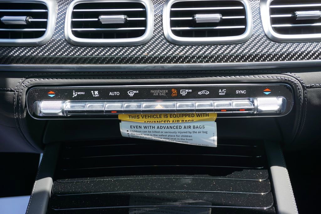 New 2026 MANUFAKTUR Moonlight White Metallic Mercedes-Benz GLE 63 S AMG® image 100