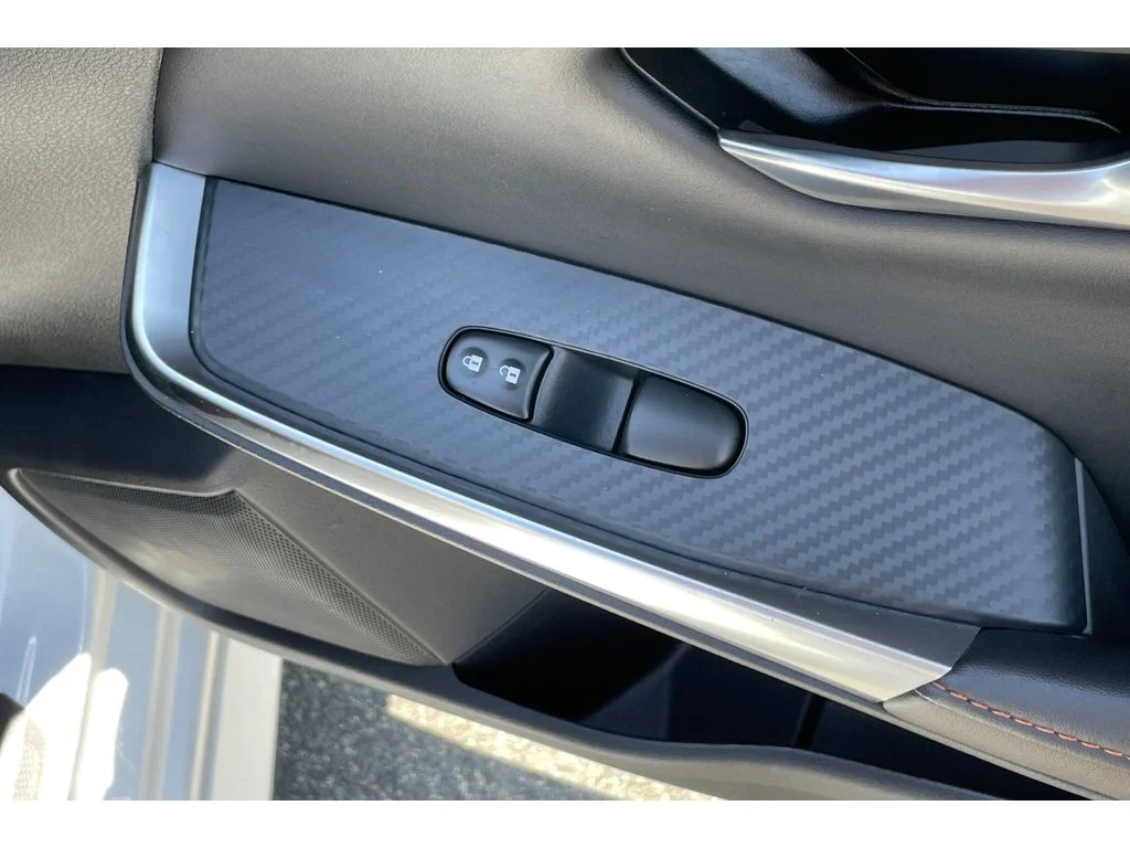 Used 2022 Aspen White TriCoat Pearl Nissan SR image 19