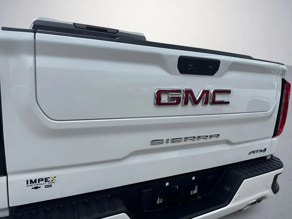 Used 2022 White GMC AT4 image 37