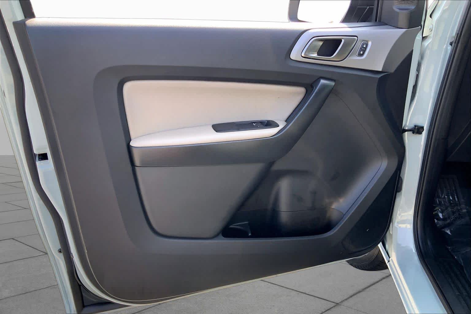 Used 2023 Cactus Gray Ford XLT image 20