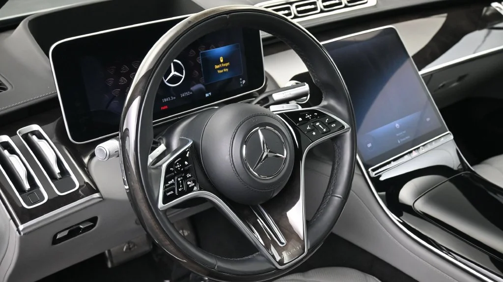 Used 2024 Silver Mercedes-Benz Maybach S 580 image 10