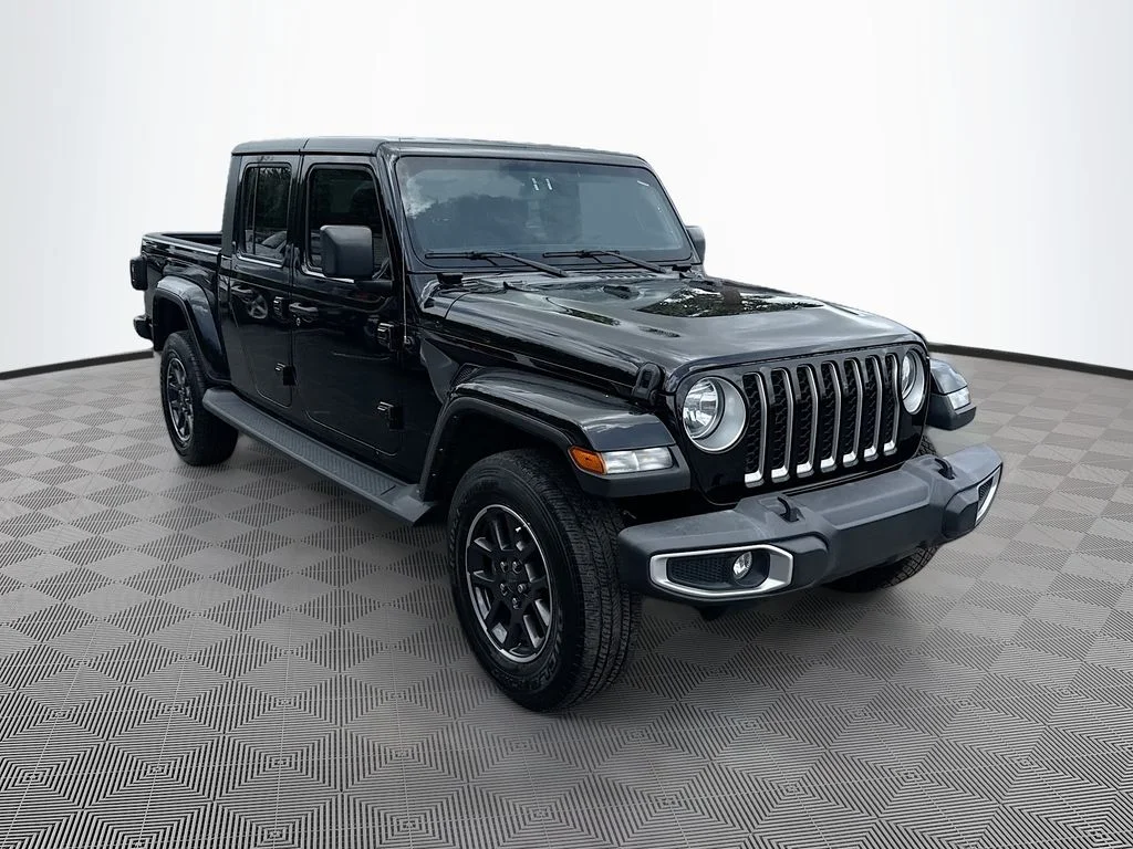 Used 2023 Black Jeep Overland image 4