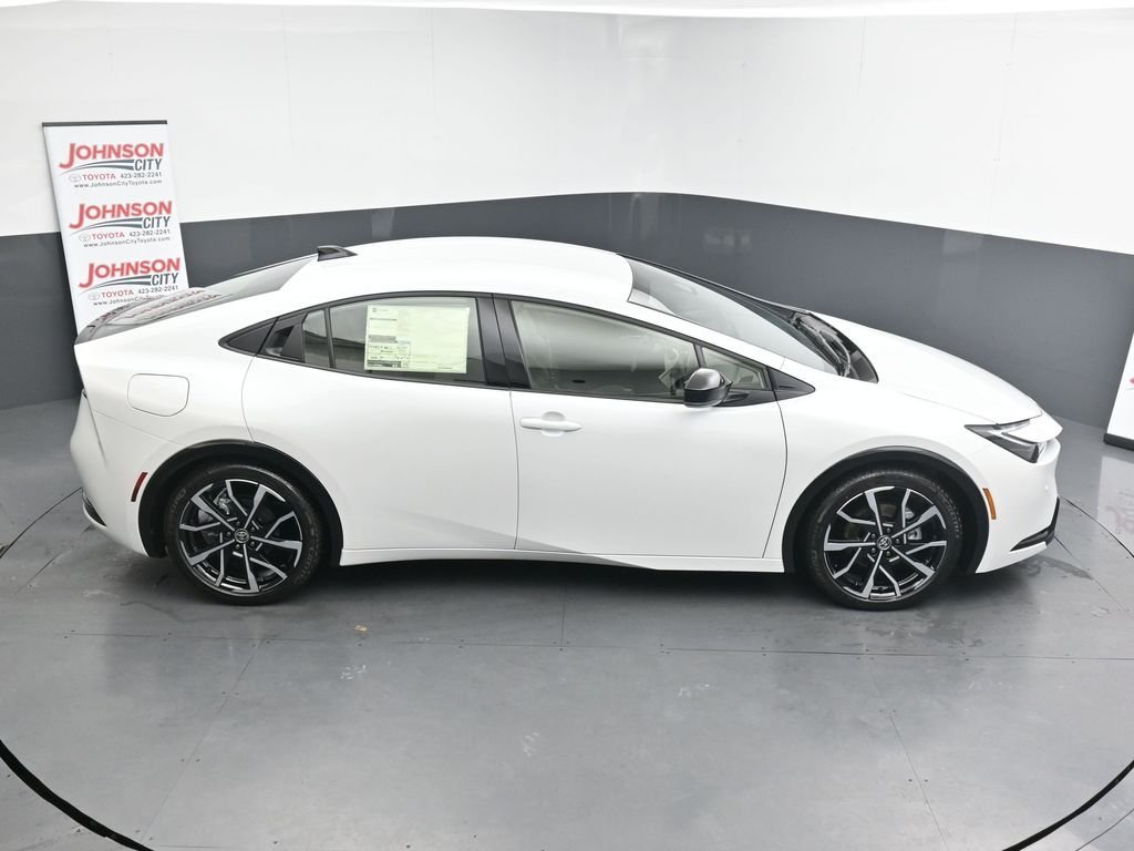 New 2026 Wind Chill Pearl <sup>1</sup> Toyota  XSE image 28
