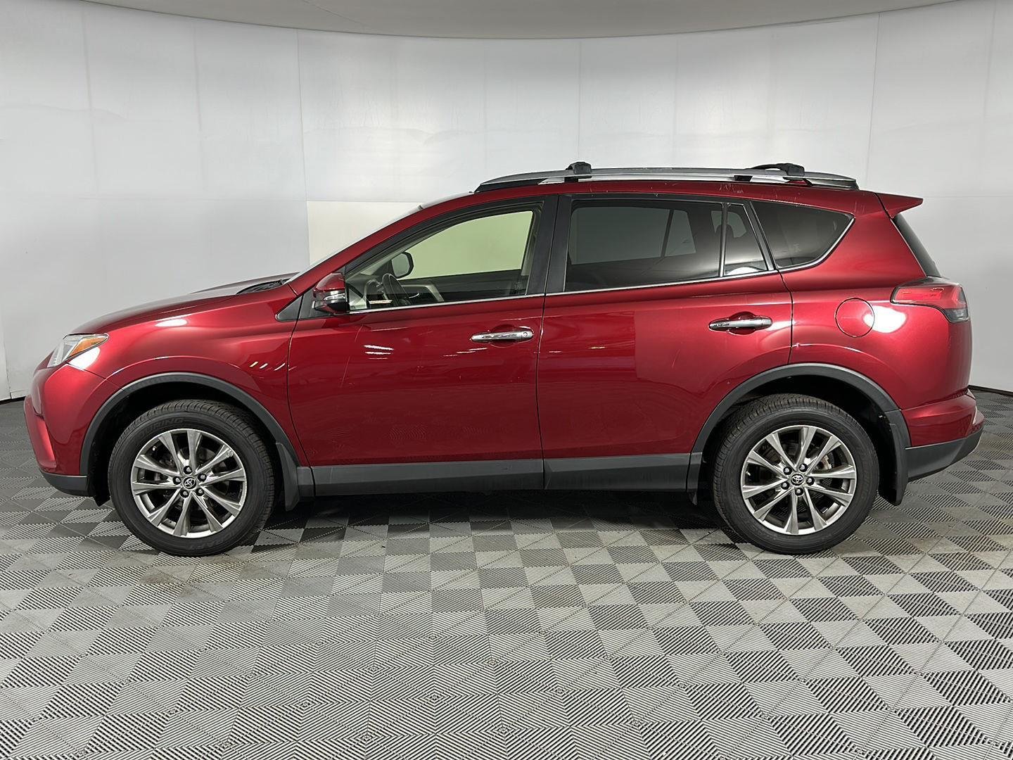 Used 2018 Pearl Toyota Limited image 4