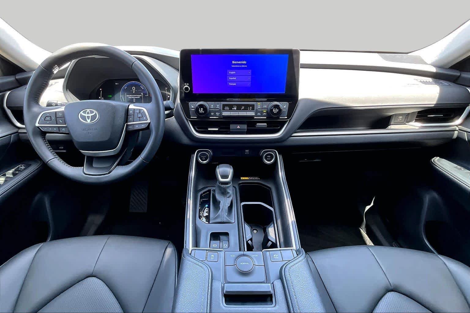 Used 2024 Wind Chill Pearl Toyota Hybrid XLE image 16
