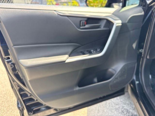 2025 Toyota RAV4 LE - Photo 30