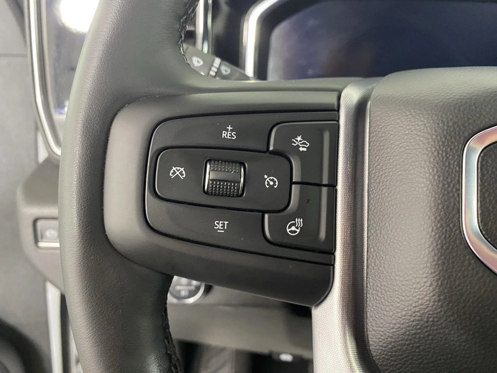 Used 2024 Summit White GMC Elevation image 14