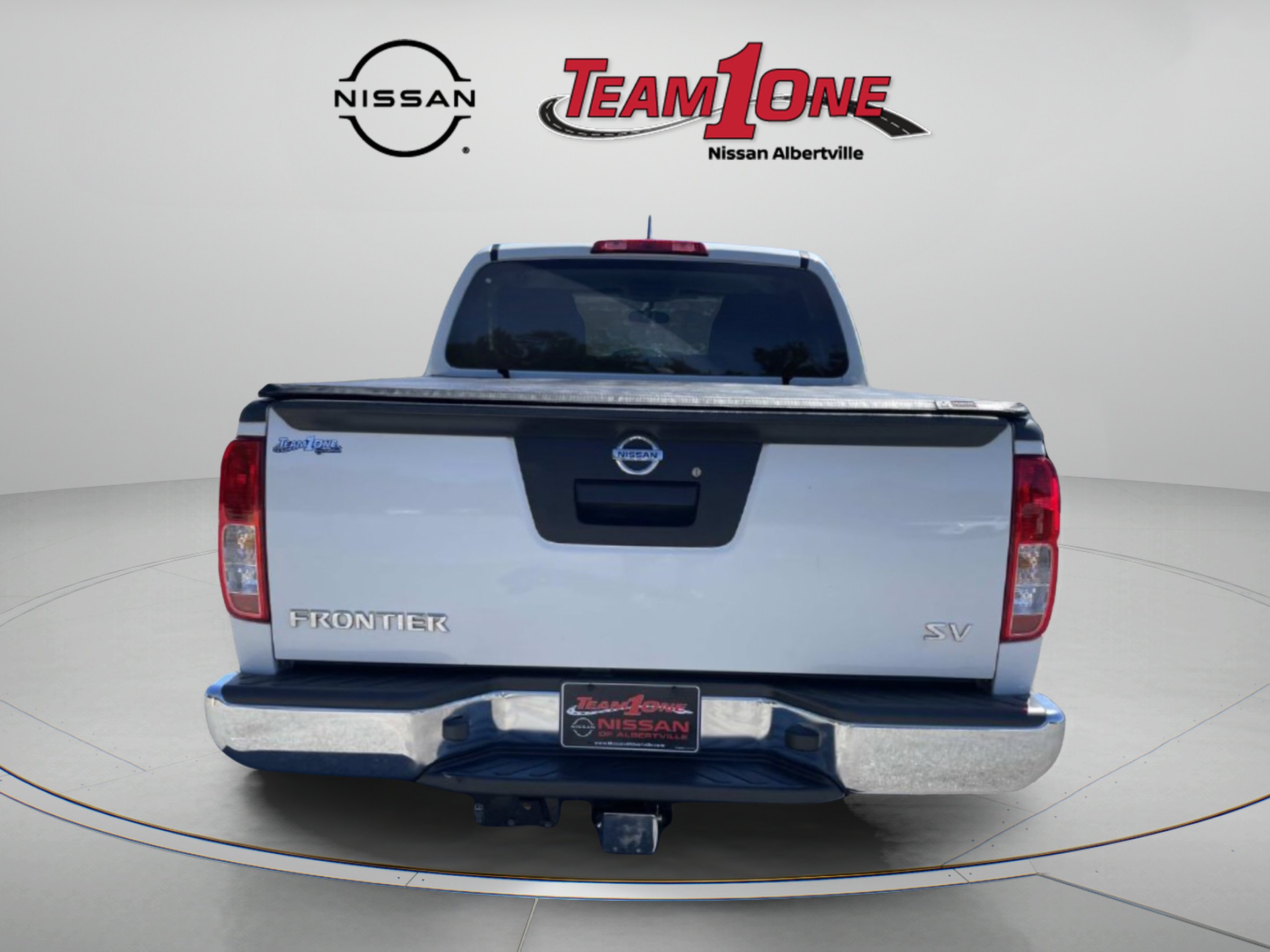 Used 2013 White Nissan SV image 6