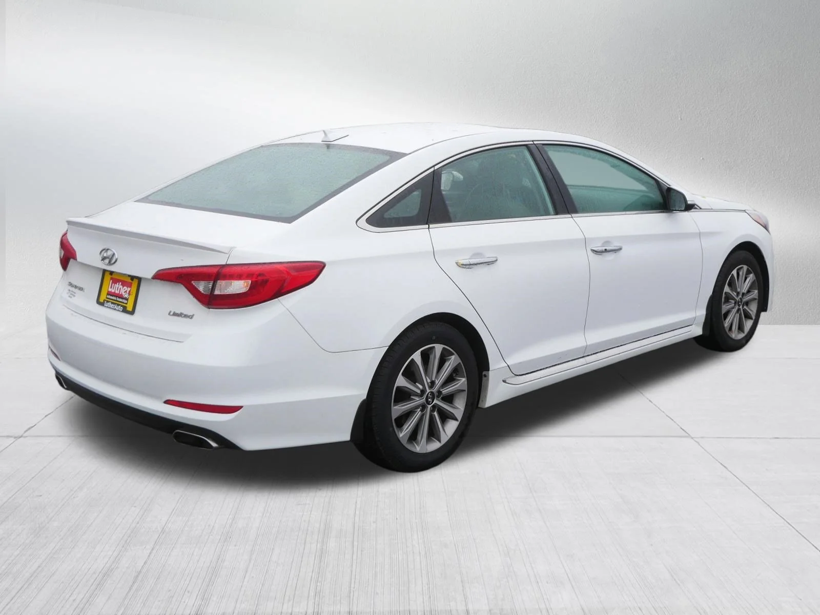 Used 2017 Quartz White Pearl Hyundai Limited image 7