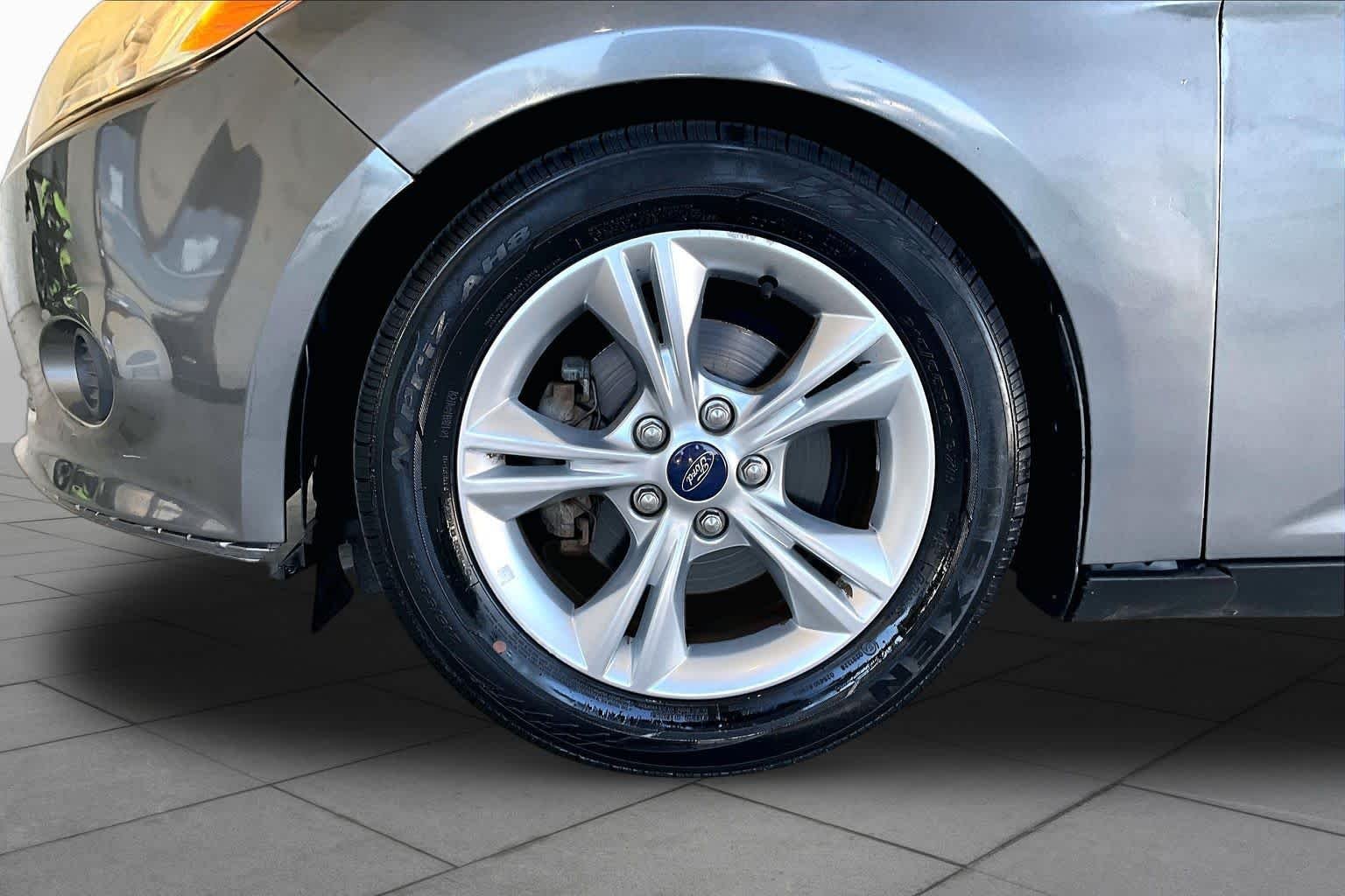 Used 2014 Sterling Gray Metallic Ford SE image 10