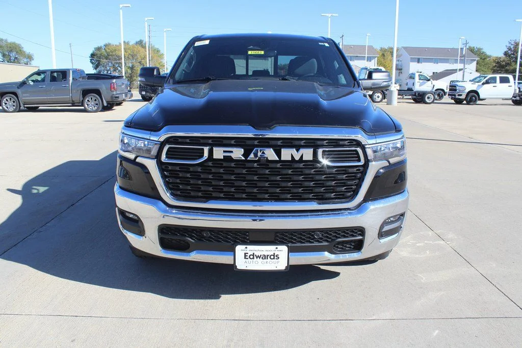 New 2026 Diamond Black Crystal Pearl-Coat Exterior Paint RAM Big Horn/Lone Star image 8