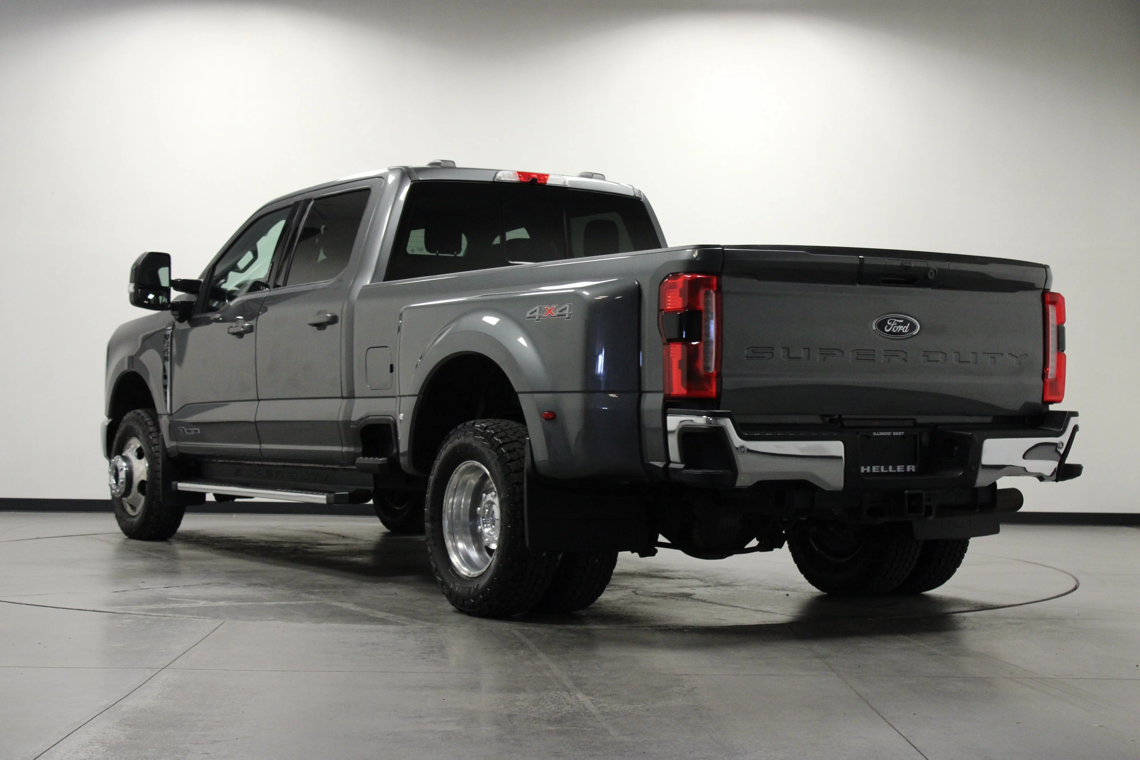 Used 2023 Carbonized Gray Metallic Ford LARIAT image 6