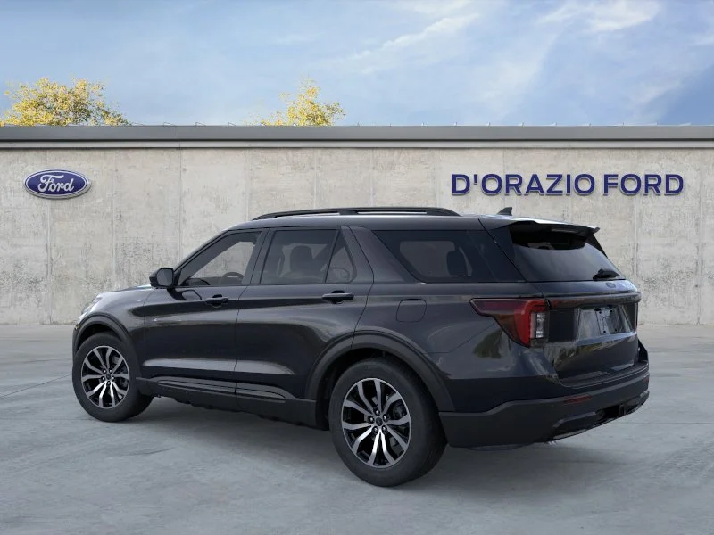 New 2026 Agate Black Metallic Ford ST-Line image 4