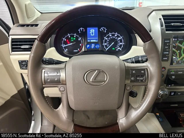 Used 2019  Lexus 460 image 19