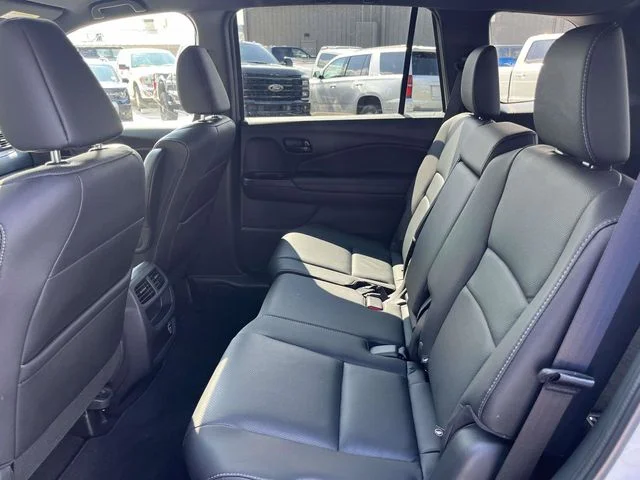 Used 2023 White Honda EX-L image 13