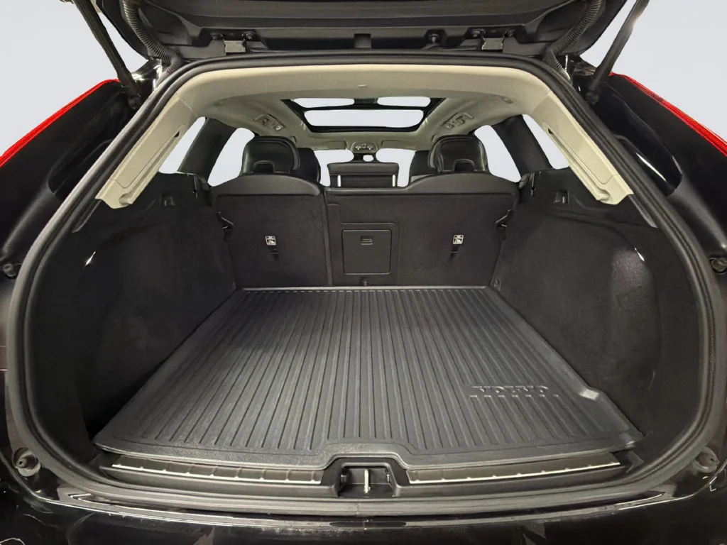 2024 Volvo XC60 Plus - Photo 31