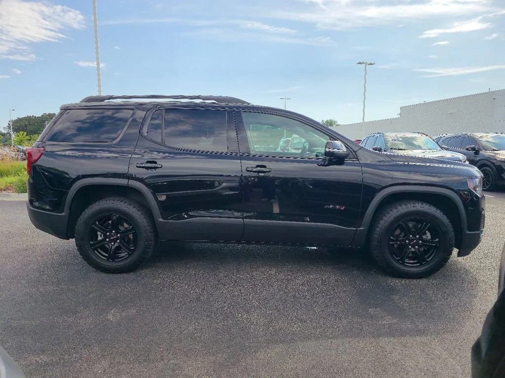 2023 GMC Acadia AT4 - Photo 7