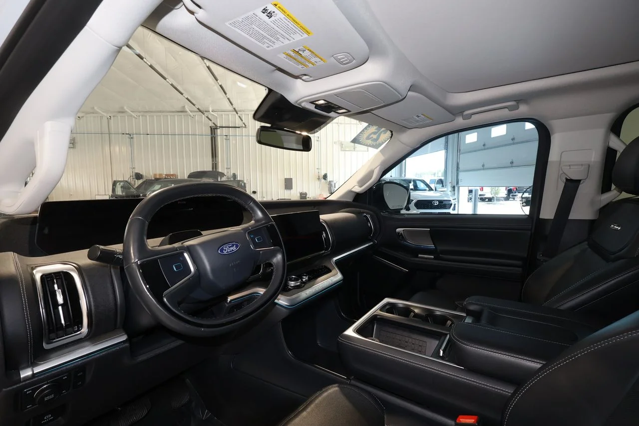Used 2025 Silver Ford Platinum image 9
