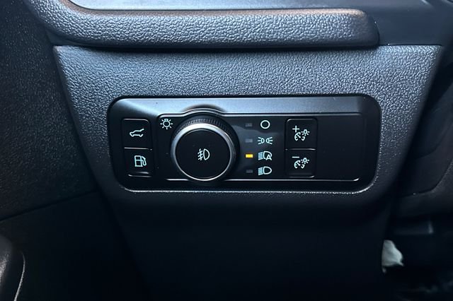 Used 2025 Silver Ford Base image 30