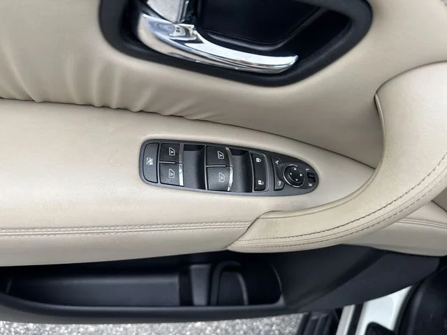 Used 2017 White Nissan SL image 31
