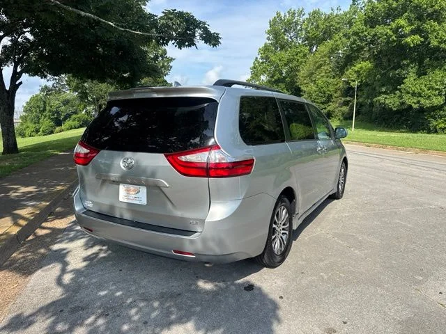 Used 2019 Silver Toyota XLE image 7