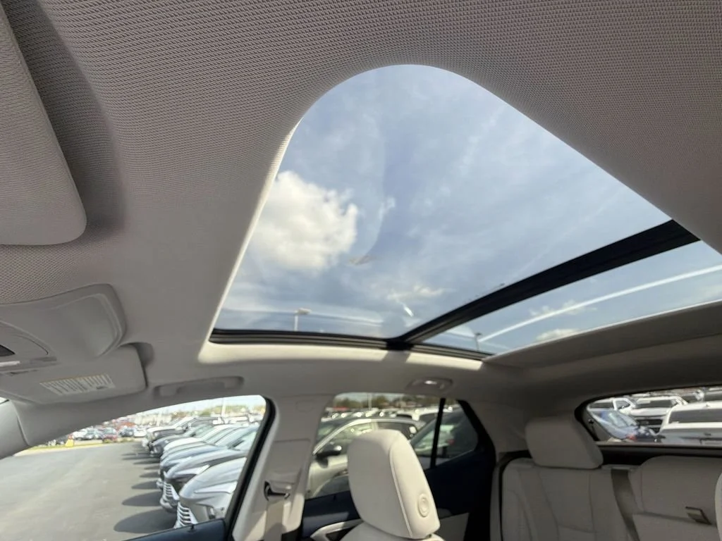 New 2026 Ebony Twilight Metallic Buick Avenir image 28