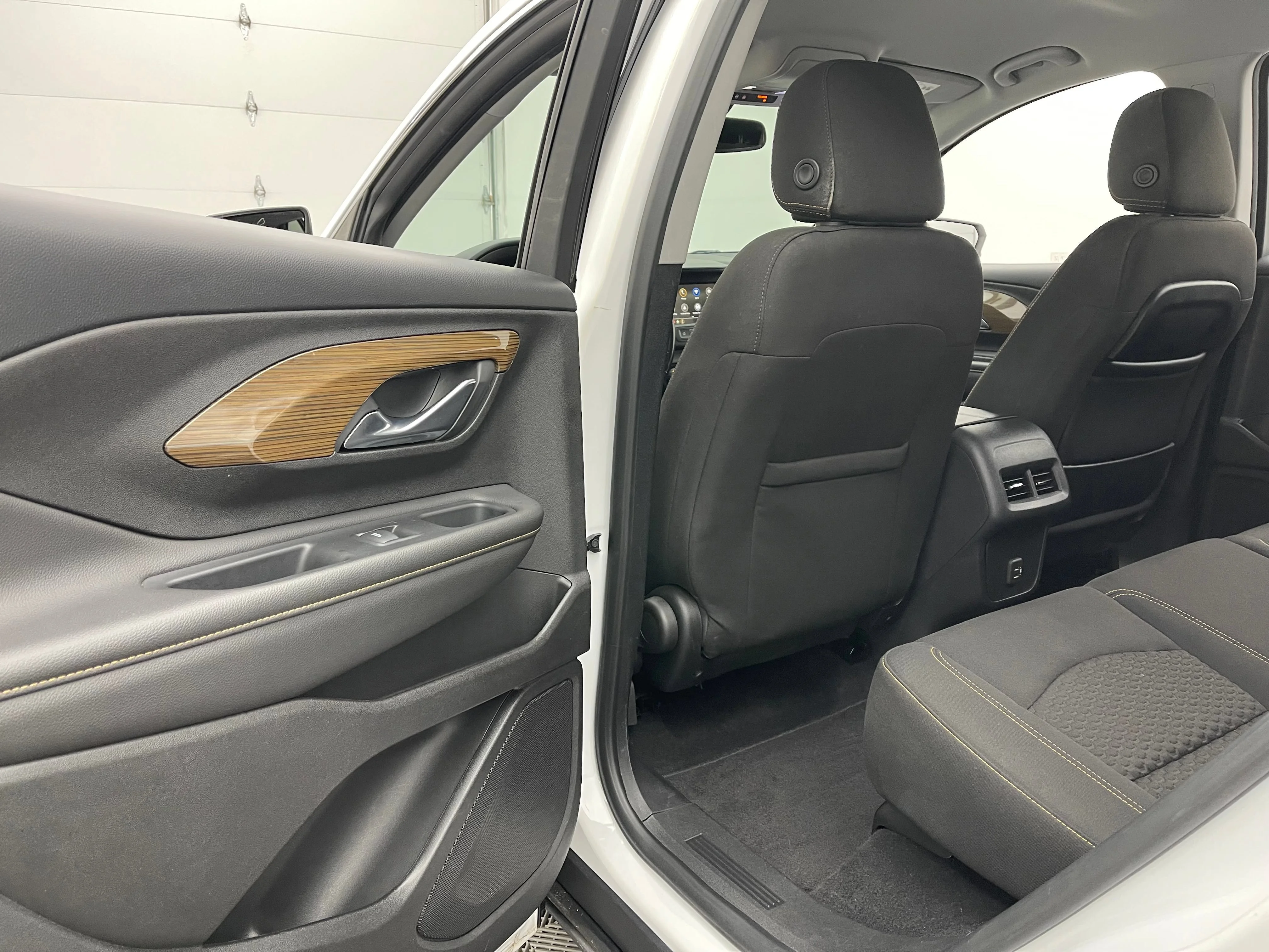 Used 2019 SUMMIT WHITE GMC SLE image 33