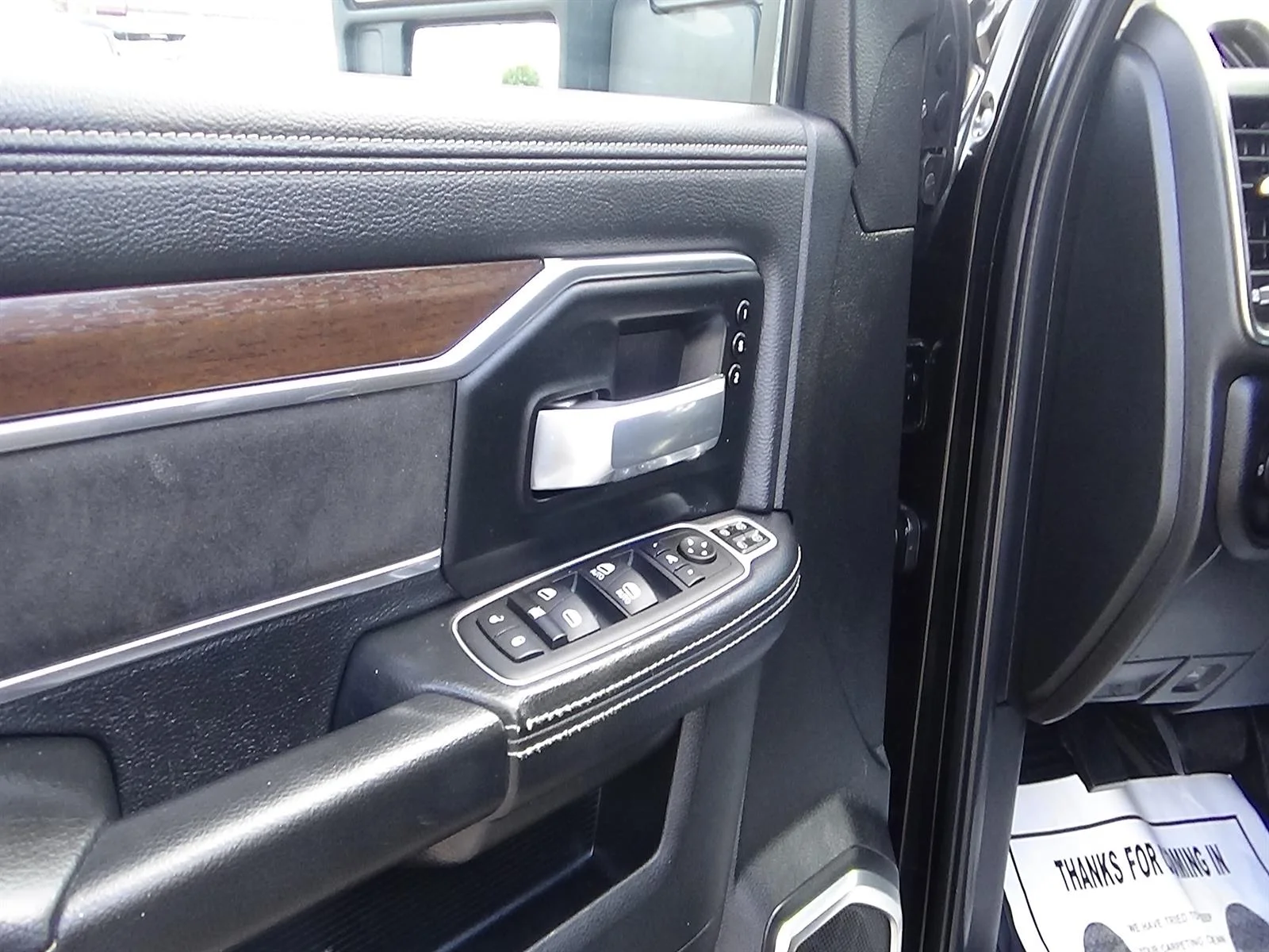 Certified Used 2024 Diamond Black Crystal Pearl Coat (pxj) RAM Laramie image 14