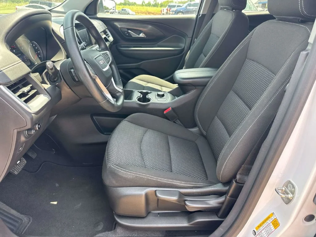 Used 2024 White GMC SLE image 25