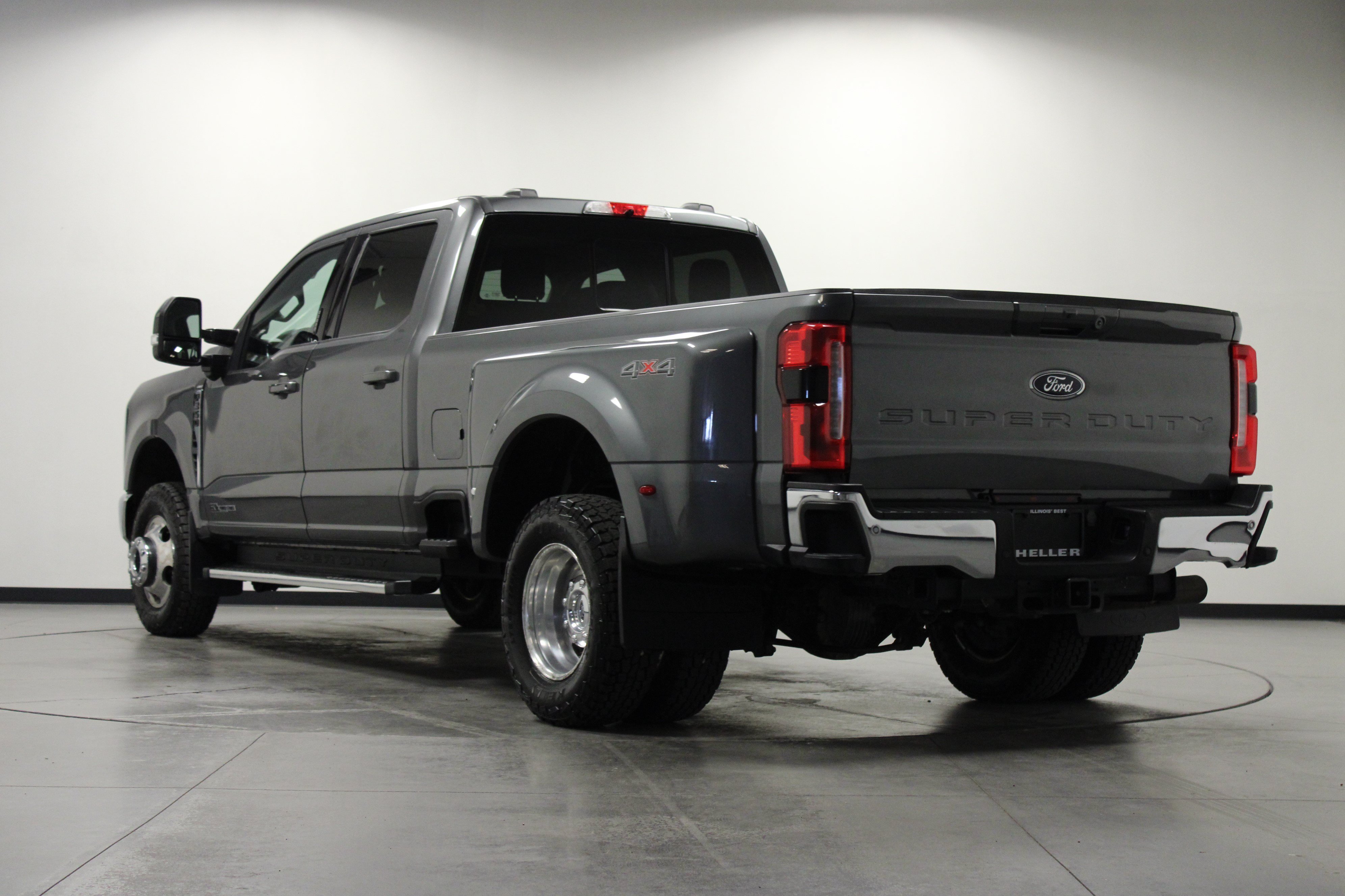 Used 2023 Carbonized Gray Metallic Ford LARIAT image 6