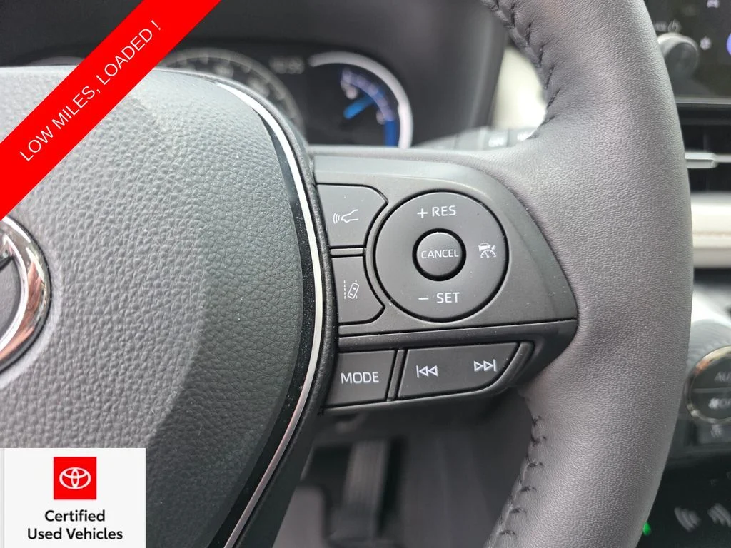 Certified Used 2025 Silver Toyota XLE Premium image 31