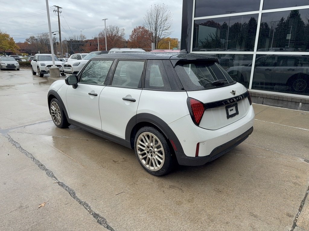 2025 Mini Cooper Hardtop Signature photo 3