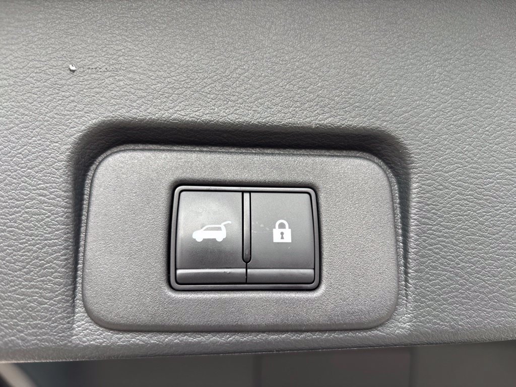 Used 2025 Gray Nissan Platinum image 8