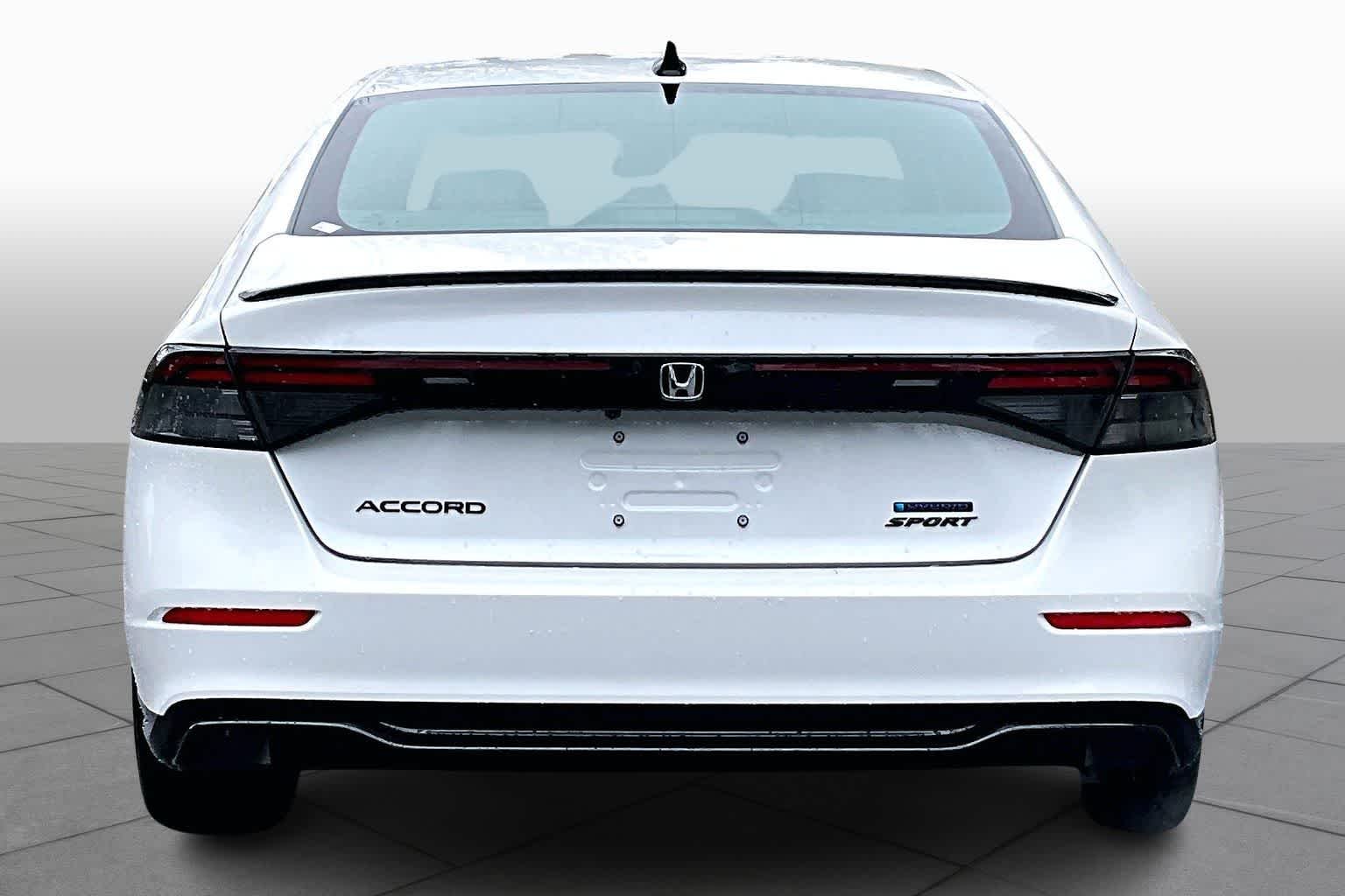 New 2026 Platinum White Pearl Honda Sport-L Hybrid image 4