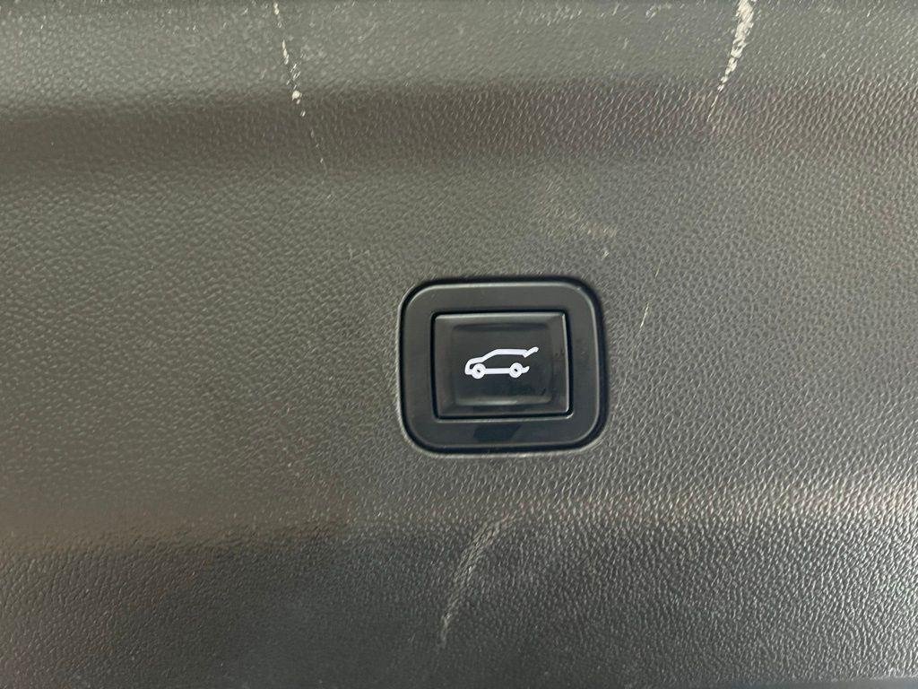 Used 2022 Ash Chevrolet LT image 14