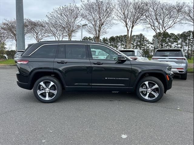 Used 2024 Rocky Mountain Pearlcoat Jeep  image 20