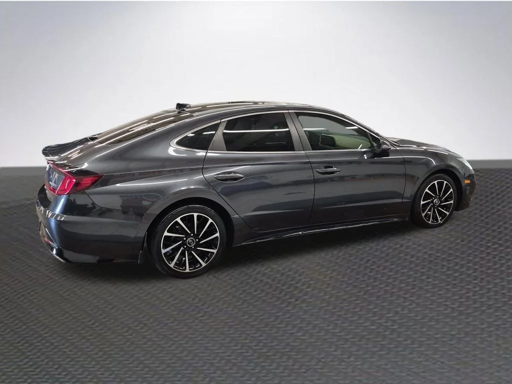 Used 2021 Portofino Gray Hyundai Limited image 4