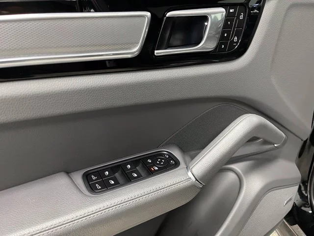 2022 Porsche Cayenne Platinum Edition - Photo 42