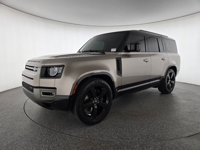 Used 2023 Gold Land Rover X-Dynamic SE image 27