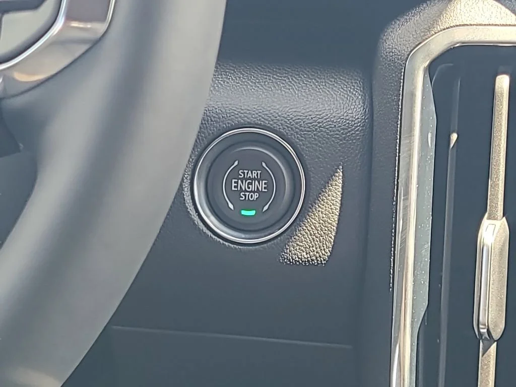 New 2026 Sterling Metallic GMC Elevation image 21