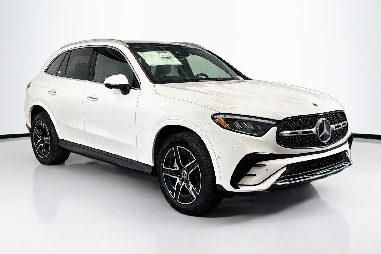New 2026 Polar White Mercedes-Benz GLC 300 image 3