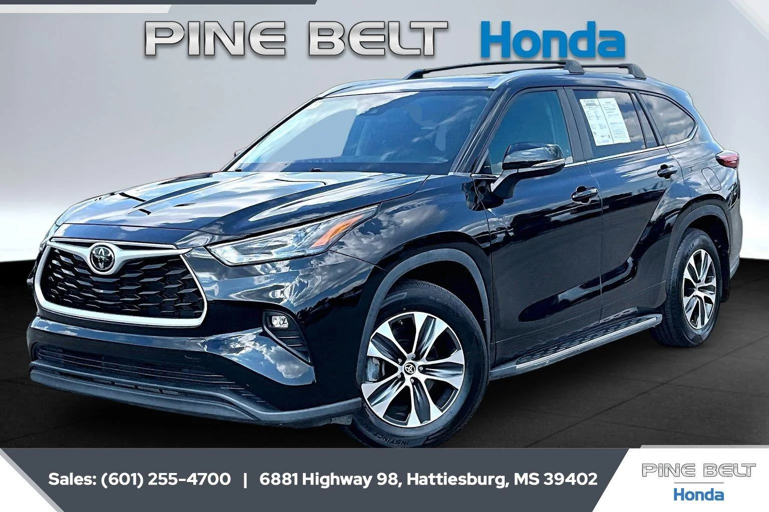 Used 2023 Midnight Black Metallic Toyota XLE image 10