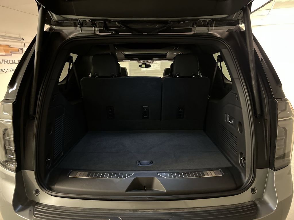 2026 Chevrolet Suburban Premier - Photo 24