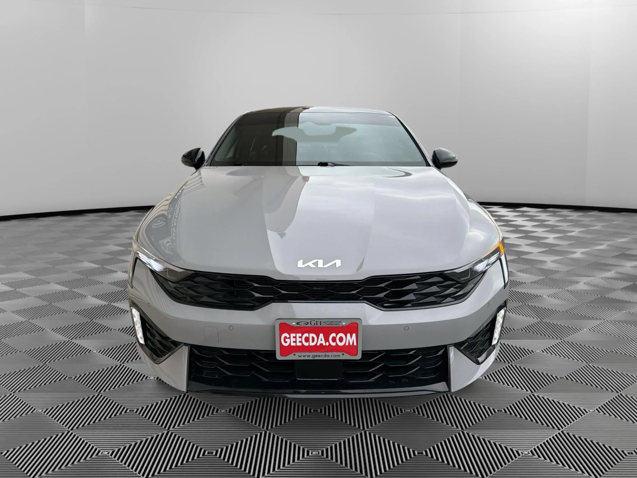 Certified Used 2025 Wolf Gray Kia GT-Line image 3