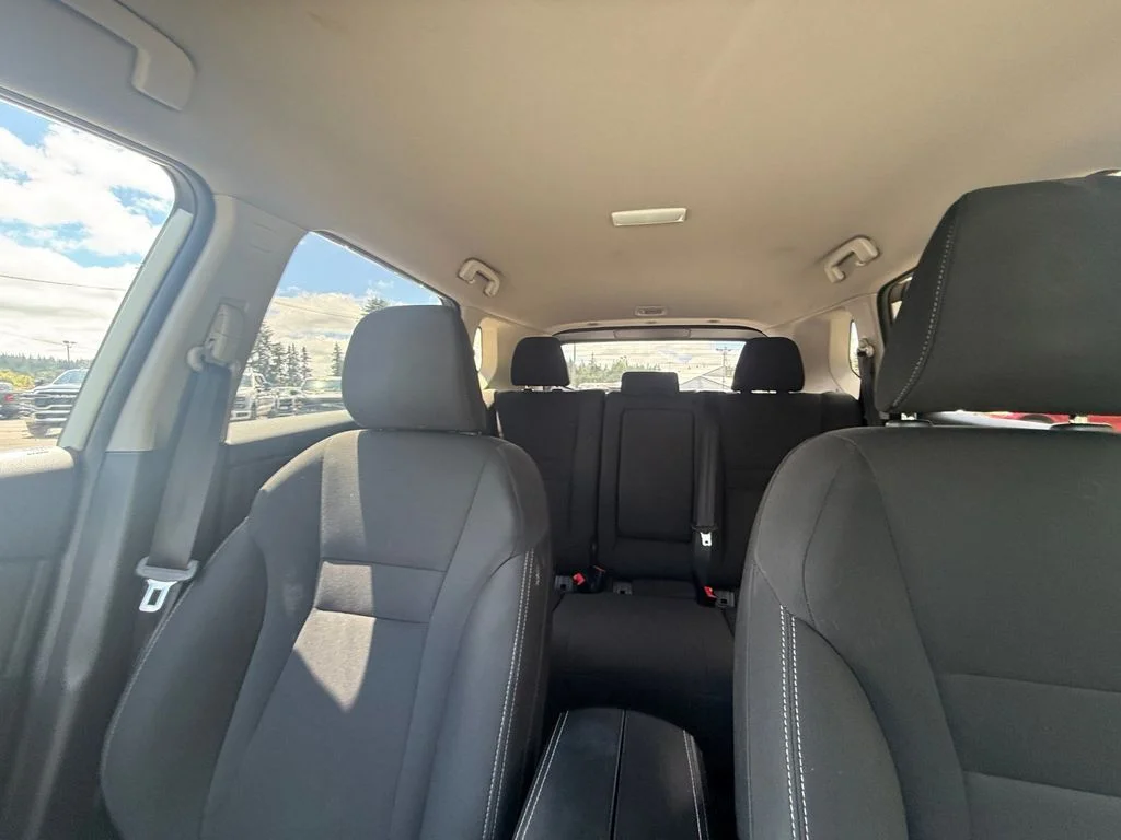 Used 2024 Glacier White Nissan S image 26