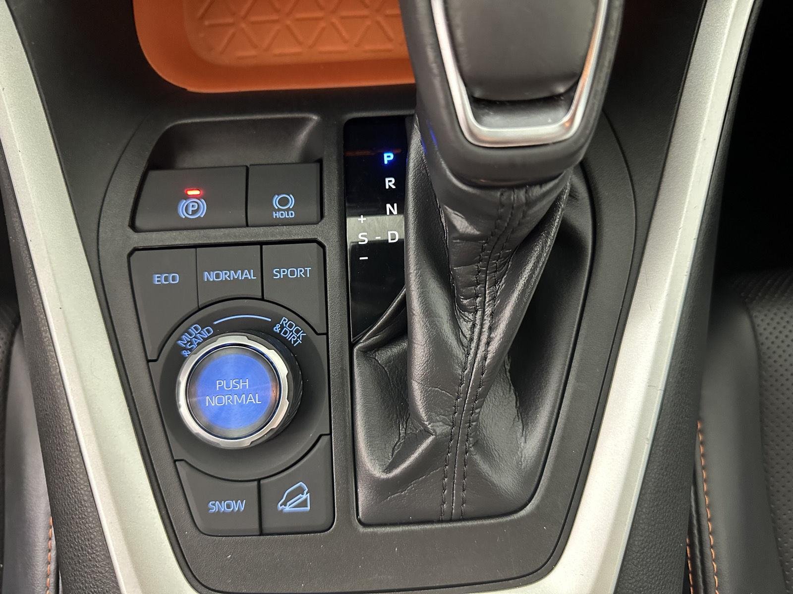 Used 2019 Midnight Black Metallic Toyota Adventure image 14