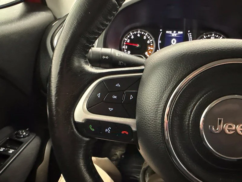 Used 2018 Red Jeep Latitude image 23
