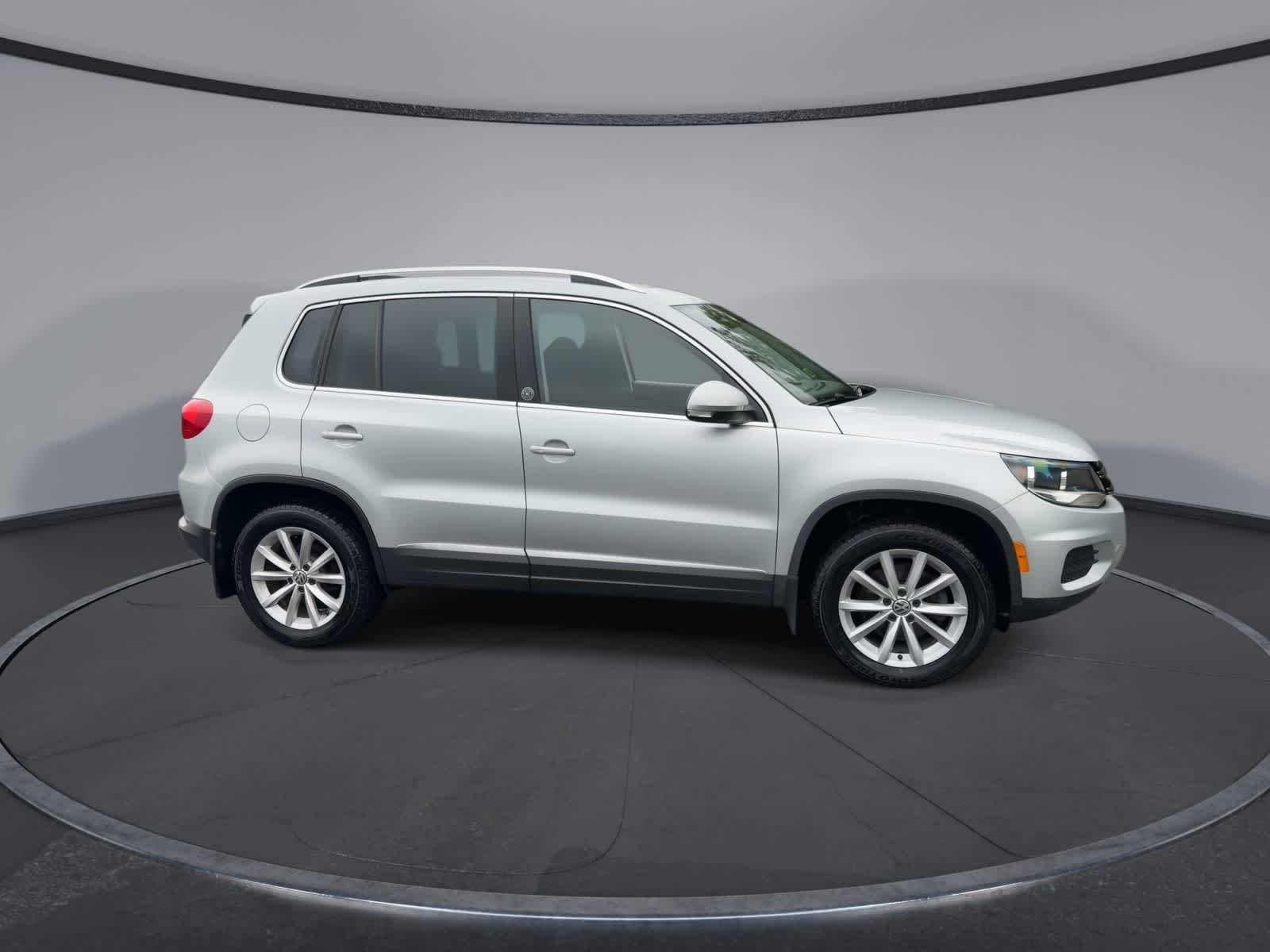 Used 2017 Silver Volkswagen Wolfsburg Edition image 9