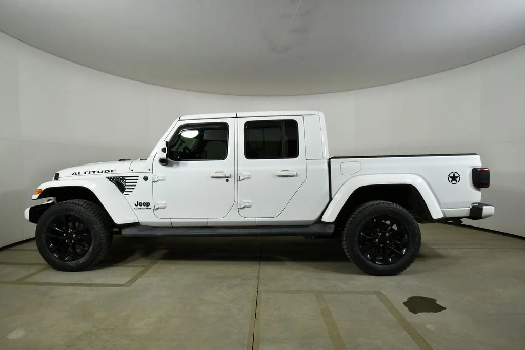 Used 2021 Gray Jeep High Altitude image 16