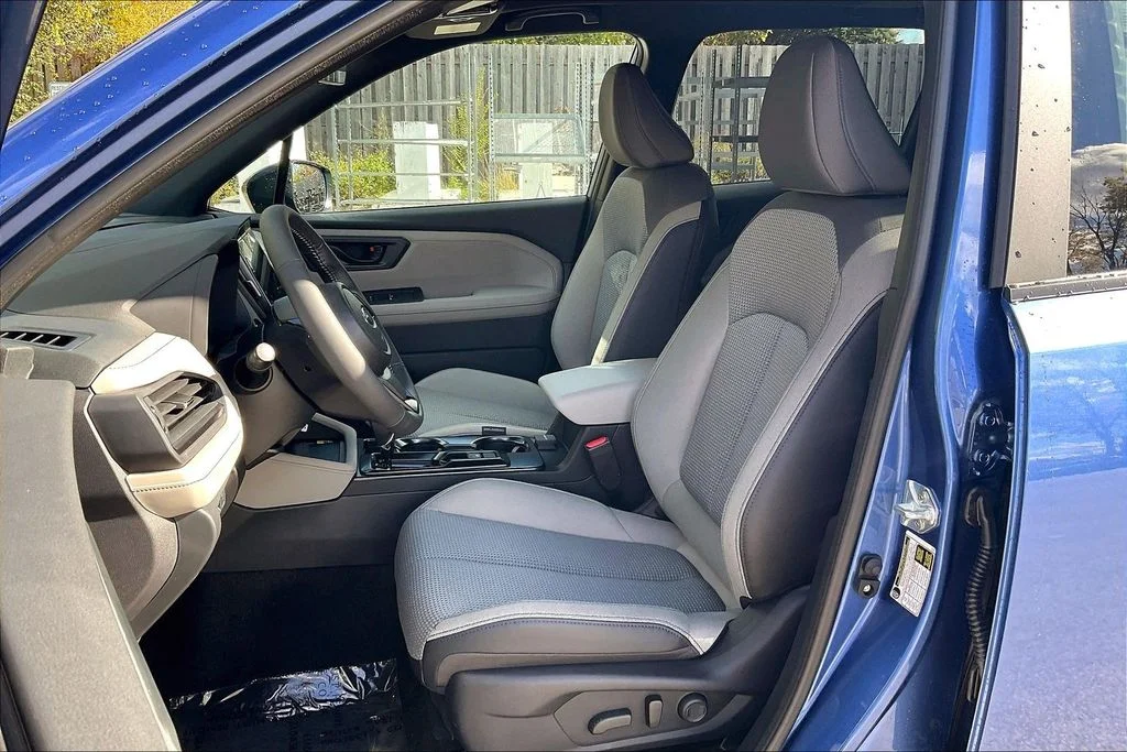 New 2026 DAYBREAK BLUE PEARL Subaru Premium image 9